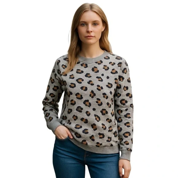 Women’s Leopard Pullover in Grey with Black and Brown spots in Size Large - Picture 1 of 8